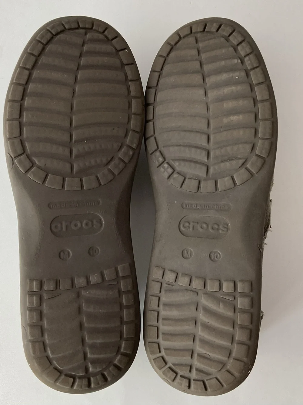 Crocs Original Santa Cruz Shoes Brown Khaki Canvas Slip On Loafers Men’s Size 10